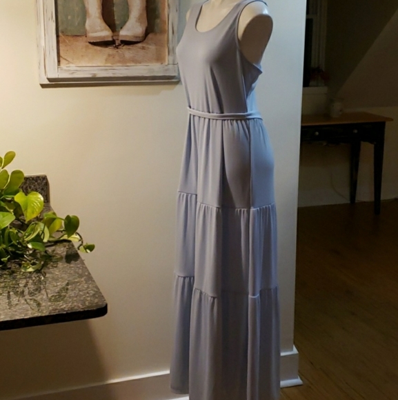 Elizabeth And James - Picture 5 of 10